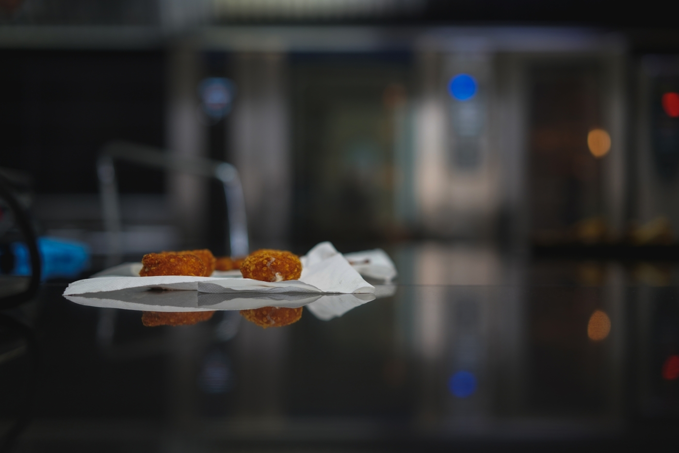 Croquetas caseras hechas a mano de garum gastronomía