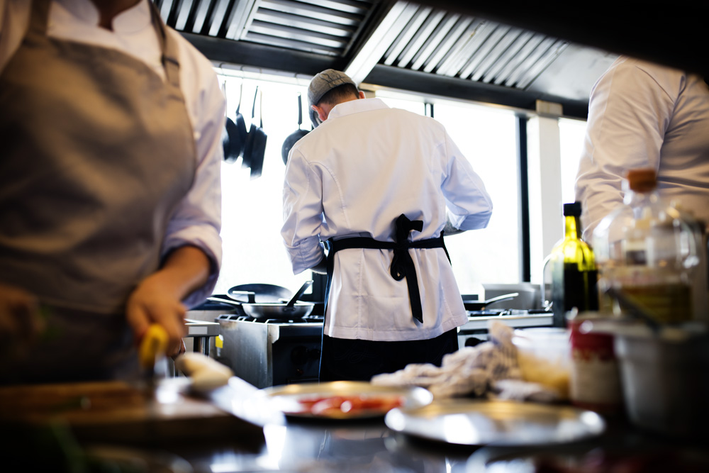 Cómo la quinta gama te ayuda a reducir desperdicios en la cocina - Garum Gastronomía